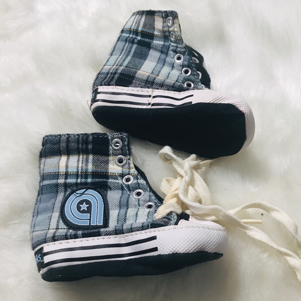 🚨 3/$20 SALE Akademiks Baby Shoes 3-6 Months